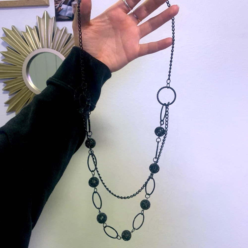 Long loops beaded necklace